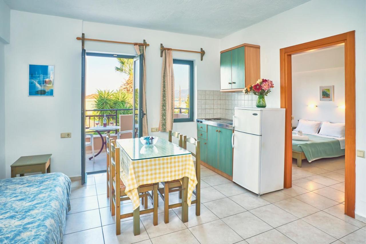 Dionysos Apartments & Studios Stalida エクステリア 写真