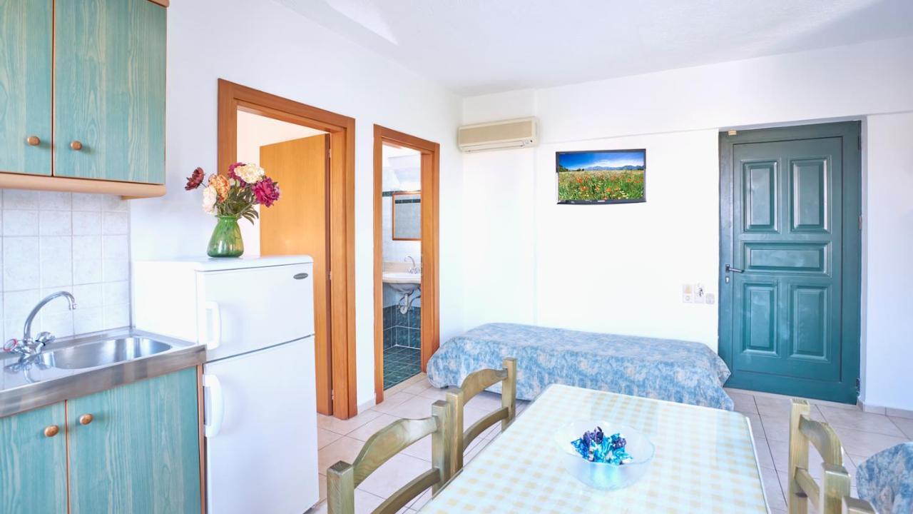 Dionysos Apartments & Studios Stalida エクステリア 写真